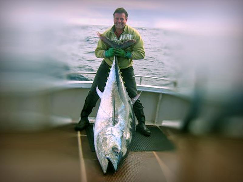 Jason Fulham with 140kg Southern Bluefin Tuna